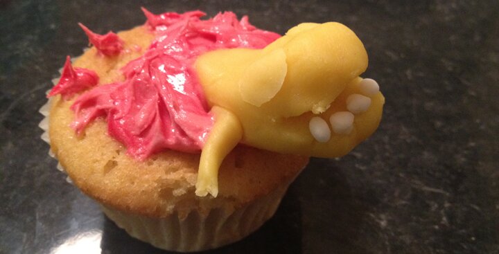 Alien Chestburster cupcake Alien Chestburster cupcake