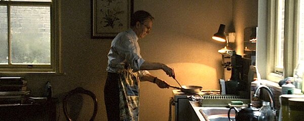 Tinker Tailor, Gary Oldman cooks an egg - deleted scene Tinker Tailor, Gary Oldman cooks an egg - deleted scene