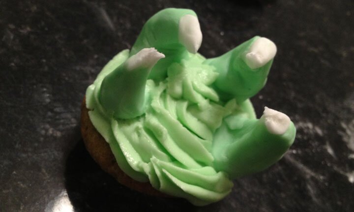 Spider-Man lizard cupcake Spider-Man lizard cupcake